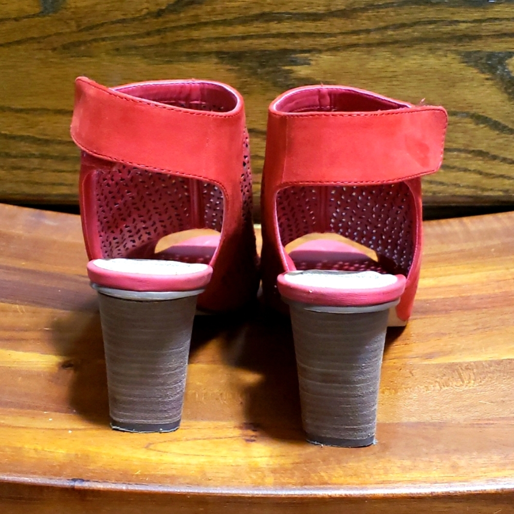 Shooties - Picture 4 of 10